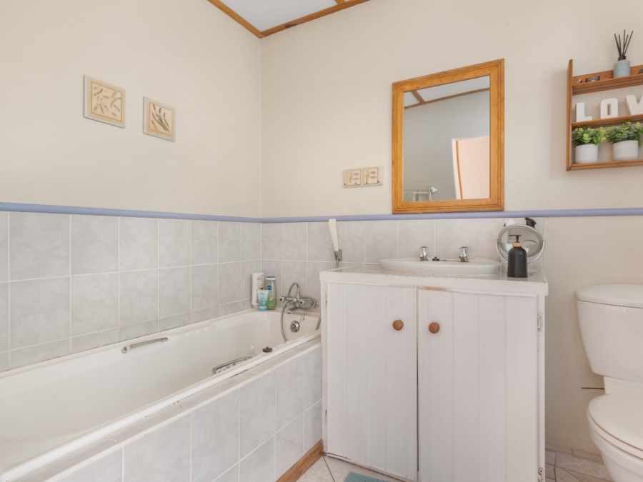 4 Bedroom Property for Sale in The Island Western Cape